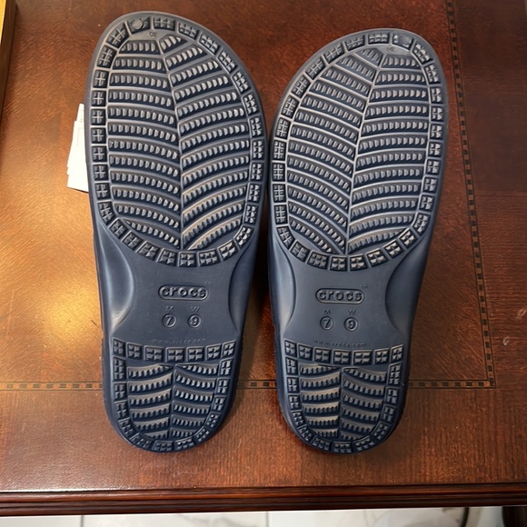 Women’s Croc sandals WITH 5 Jibbitz - Picture 3 of 4